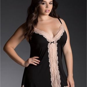 Beautiful Torrid size 4 lace chemise